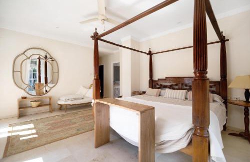 El Puerto de Santa Maria Villa | Discover Olmo Tree: Family-Friendly 4-Star Getaway
