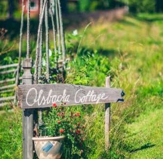 Falun House | Discover Olsbacka Cottage: Guest Rated 9.7/10