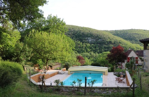 Espagnac-Sainte-Eulalie Bed & Breakfast | Relaxing Oceanfront Retreat at Oltarcie with Pool Access