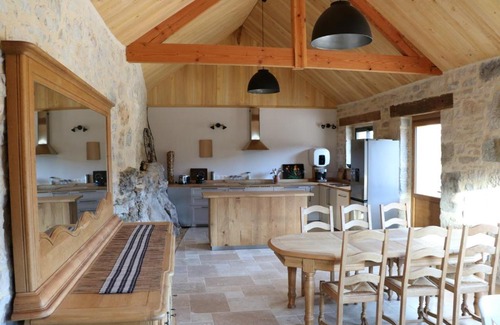 Espagnac-Sainte-Eulalie Bed & Breakfast | Relaxing Oceanfront Retreat at Oltarcie with Pool Access