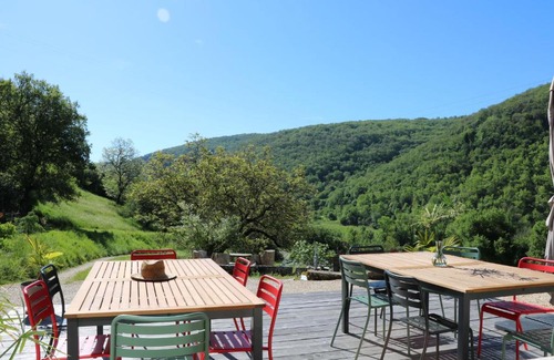 Espagnac-Sainte-Eulalie Bed & Breakfast | Relaxing Oceanfront Retreat at Oltarcie with Pool Access