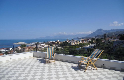 San Nicola l'Arena Bed & Breakfast | Oltremare Rent Rooms: Pet-Friendly Ocean View Retreat