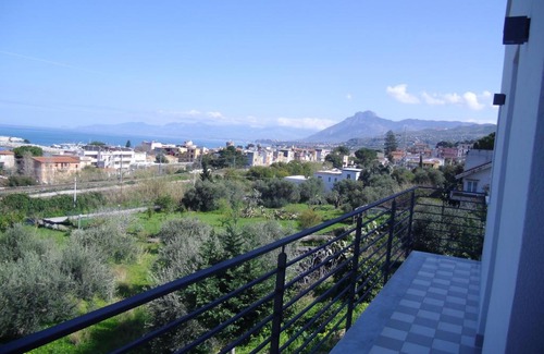 San Nicola l'Arena Bed & Breakfast | Oltremare Rent Rooms: Pet-Friendly Ocean View Retreat