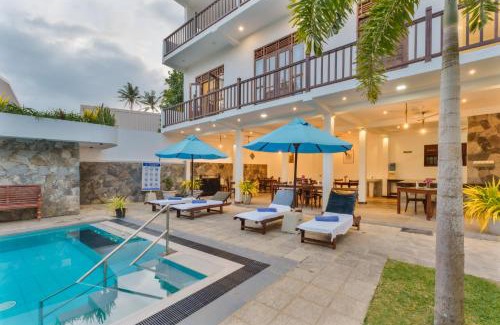 Thalaramba Resort | Olu Ayurveda Beach Resort: Oceanfront Retreat with Pool