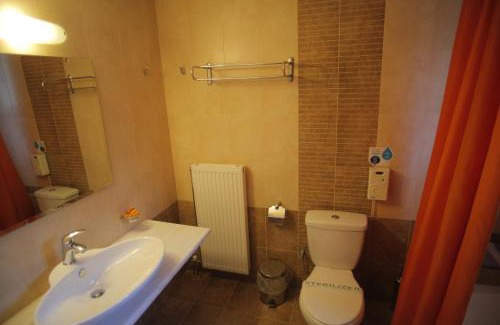 Goura Hotel | Olvios Hotel: Pet-Friendly Retreat with Exceptional Ratings
