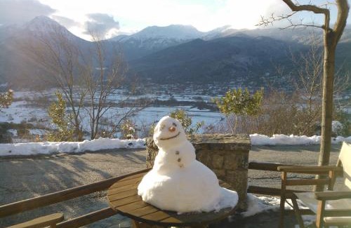 Goura Hotel | Olvios Hotel: Pet-Friendly Retreat with Exceptional Ratings