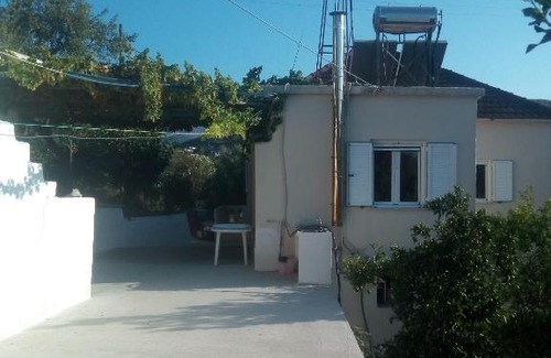 Platanias House | Welcoming Olympia House: Family-Friendly & Accessible Stay