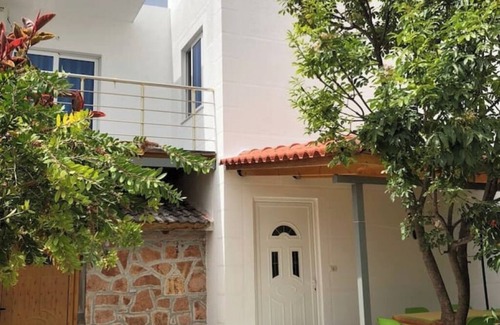 Ksamil Apartment | Olympia Studio | Peaceful Retreat for 4 Guests | 2 Balconies & 2 Bathrooms