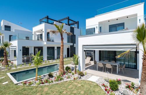 Paralia Ofryniou Apartment | Experience Olympiada Residential Complex with Pool & Pet-Friendly Amenities