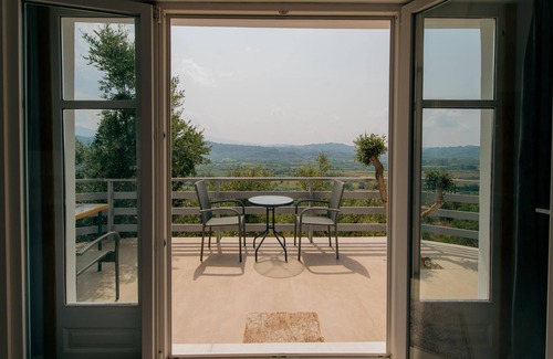 Archaia Olympia Apartment | Inviting Olympian Heights in Olympia: Family-Friendly Comfort