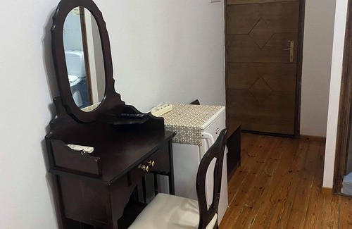 Mytilene Apartment | Olympias Mansion Triple Room 203 Iakinthi