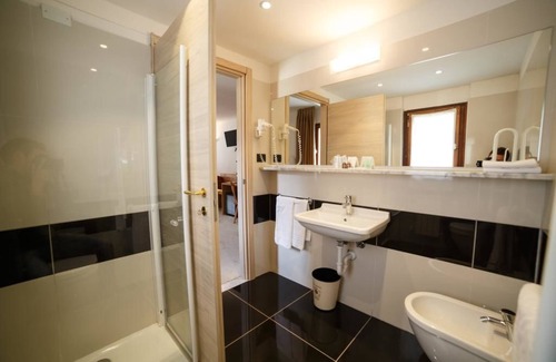Giustino Hotel | Discover Comfort at Olympic Regina Hotel with Spa & Dining