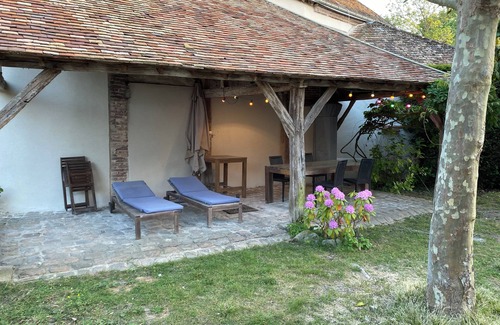 Abondant House | Experience Paris 2024 from a Cozy Country House Retreat