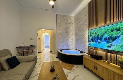 Larissa Apartment | Olympus Luxury Collection - Spa Suite with Jacuzzi - City Center