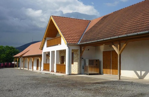 Erdobenye Bed & Breakfast | Experience Comfort at Olze Panzió – Rated 9/10 by Guests