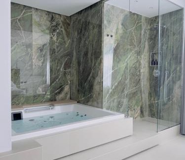 Caserta Bed & Breakfast | Guest Rated OMÍ Aparthotel: Spa & Family-Friendly Retreat