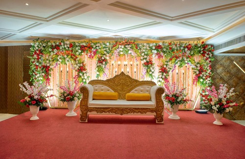 Raebareli Hotel | Discover Om Clarks Inn Raebareli: Family-Friendly Comfort