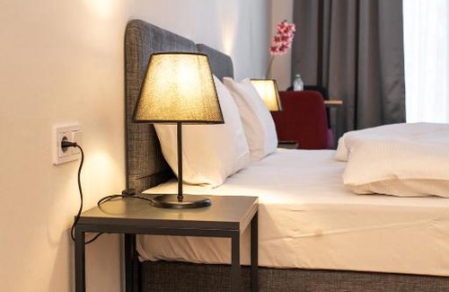 Hammfeld Hotel | Discover OM Hotel Neuss: Family-Friendly with Breakfast