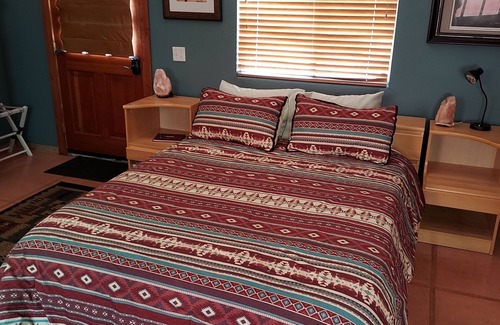 Apache Junction House | Top-Rated Om on the Range with Kitchen and Accessibility
