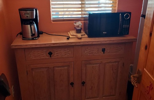 Apache Junction House | Discover Om on the Range - Dragonfly Casita with Pool & Breakfast