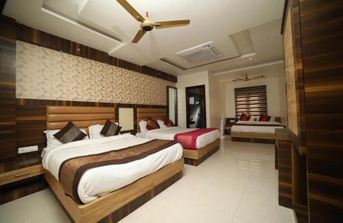 Amritsar Bed & Breakfast | Comfortable Om Sai B&B: 4-Star Stay with Breakfast & More