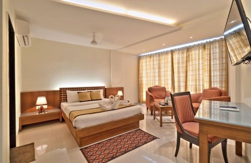 Viramgam Hotel | Om Sanctuary Resort by Pinks Hospitality