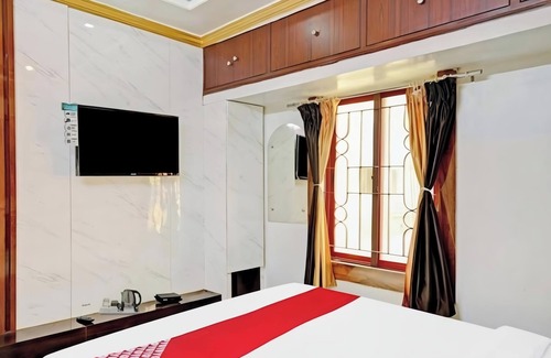 Kolkata House | Budget-Friendly Om Shanti Guest House with Breakfast Included