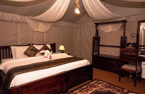 Varanasi Hotel | Elegant Om Vilas Benares: 4-Star Stay with Pool & Spa