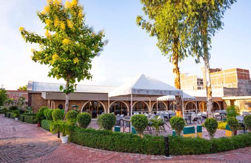 Varanasi Resort | Elegant Om Vilas Benares: Pool, Spa & Family-Friendly Stay