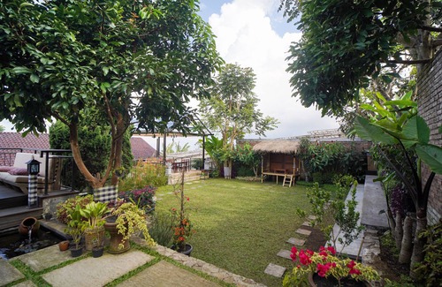 Parongpong Villa | Enchanting Omah Angkul Angkul Villa with Family-Friendly Perks