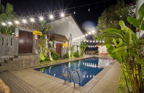 Parongpong Villa | Enchanting Omah Angkul Angkul Villa with Family-Friendly Perks