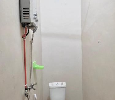 Kendal Hotel | Budget-Friendly Stay at Omah Joglo RedPartner for Families