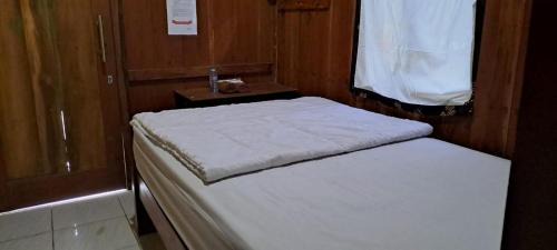 Kendal Hotel | Budget-Friendly Stay at Omah Joglo RedPartner for Families