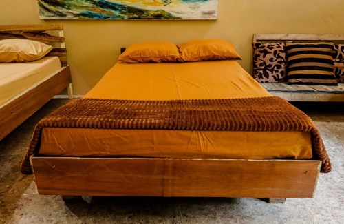 Kalirejo House | Relaxing Omah Laras Homestay: Ideal for Families