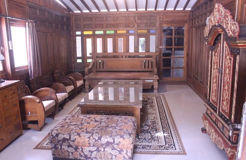 Catur Tunggal House | Experience Omah Putih Limasan: A Unique Javanese Stay