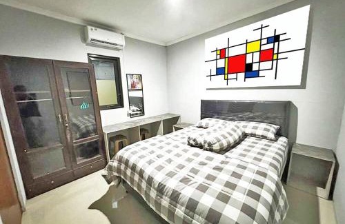 Bangunjiwo Villa | Omah Putih Tirto