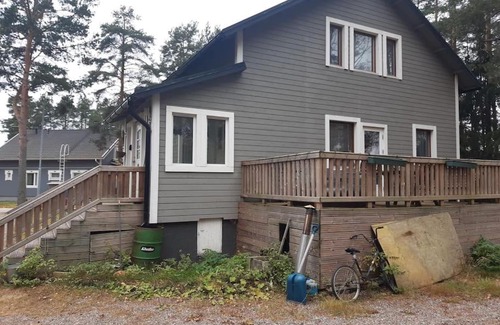 Kokkola Apartment | Family-Friendly Omakotitalo with Outdoor Space in Ykspihlaja