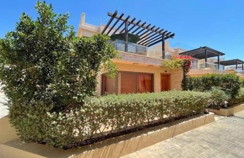 Aqaba Apartment | Discover Omar Villa: Oceanfront Retreat with Spa & Pool