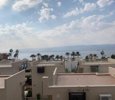 Aqaba Apartment | Discover Omar Villa: Oceanfront Retreat with Spa & Pool