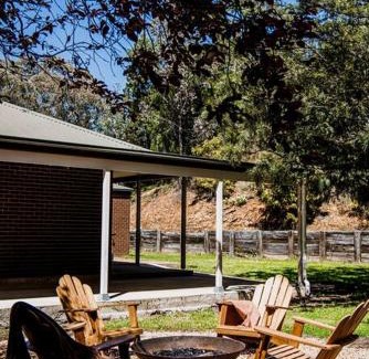 Central Mudgee House | Experience 'Omaroo' Homestead Escape with Family-Friendly Amenities