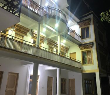 Hundur House | Cozy OMBAY GUESTHOUSE with Inclusive Breakfast Awaits