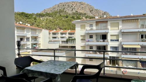 L'Estartit Apartment | Family-Friendly Stay at Apartamento OMEGA 4 with Pool
