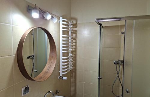 Jantar Bed & Breakfast | Omega Jantar: Family-Friendly Retreat with Pool Access