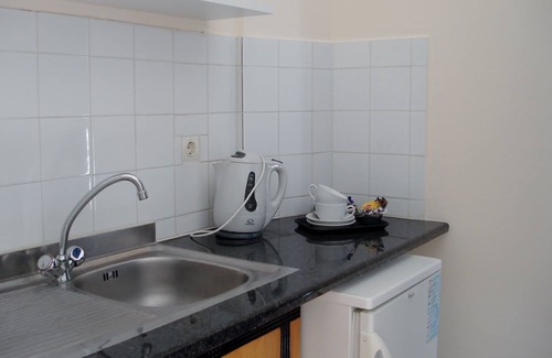 Anaxos Apartment | Explore Omega Rooms: Ideal Stay with Pool & Breakfast