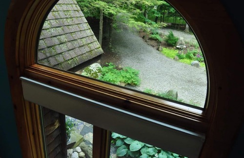 Traverse City House | Discover Omena Paradise on Traverse Bay with Private Beach