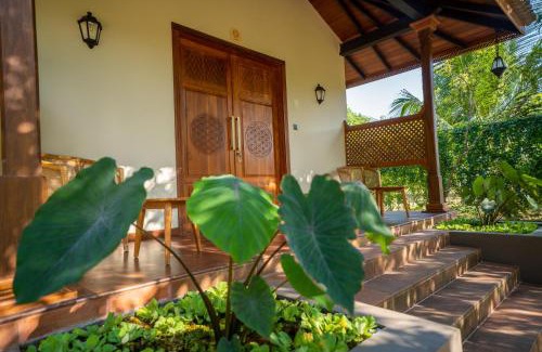 Rekawa Hotel | Discover Omkara Rekawa: Oceanfront Retreat with Top Ratings
