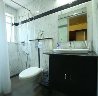 Kochi Hotel | Discover Omnest: Guest Rated 9/10 with Breakfast & Dining