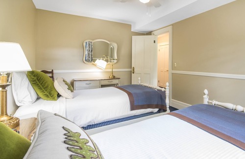 Bretton Woods Resort | Discover Omni Bretton Arms Inn: Rated 9/10 with Spa & Pool