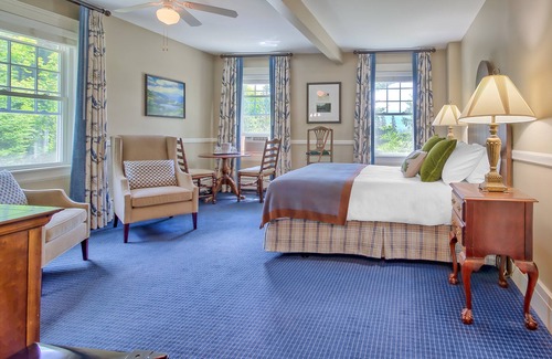 Bretton Woods Resort | Discover Omni Bretton Arms Inn: Rated 9/10 with Spa & Pool
