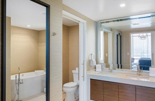 Frisco Hotel | Pet-Friendly Escape at Omni Frisco with Ocean View and Pool
